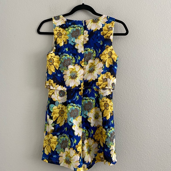 Misguided Floral Romper Size 6 - Picture 4 of 5